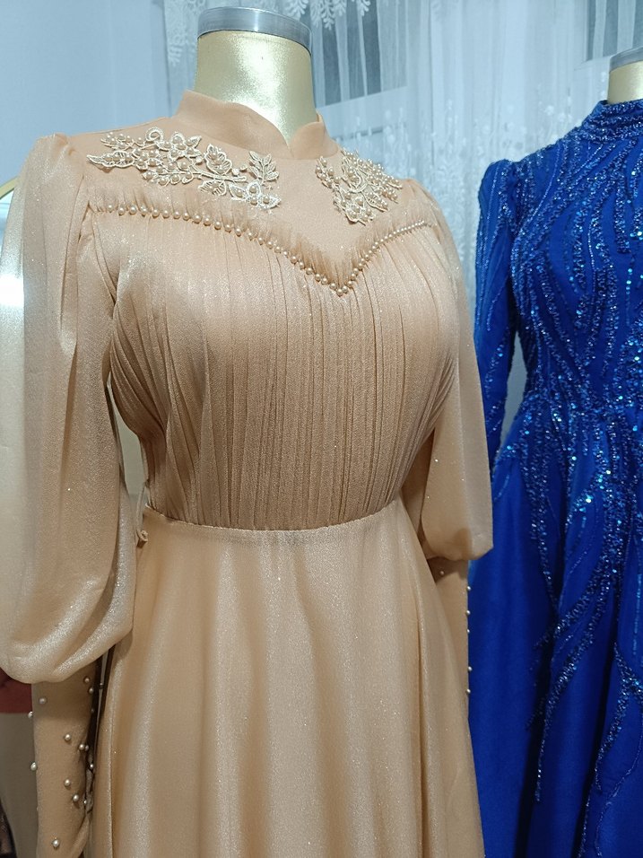 Bej Uzun Kollu İşlemeli Abiye Elbise Satılık - Görsel 4