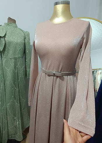 Pembe Uzun Kollu Piliseli Abiye Elbise - Görsel 3