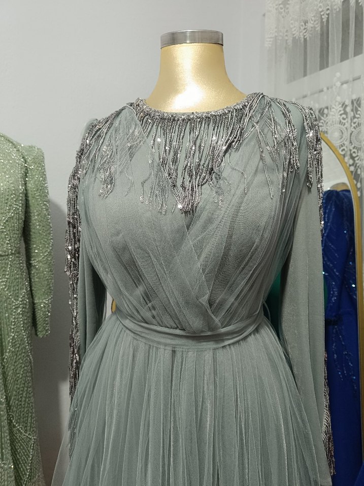 Gri İşlemeli Uzun Kollu Abiye Elbise Satılık - Görsel 2