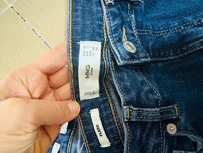 36 Beden mavi Renk Mango İspanyol paça jean