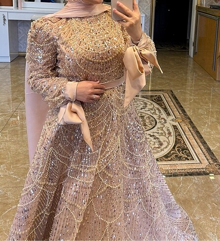 Nişan elbisesi