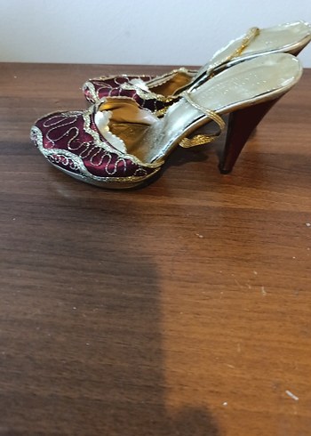 Bordo İşlemeli Kadın Dolgu Topuklu Abiye Ayakkabı - Görsel 2