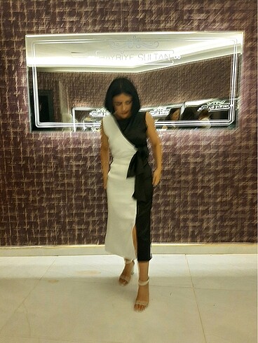 Siyah beyaz saten gece elbisesi - Görsel 5