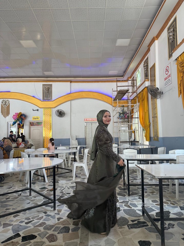 İşleme detaylı Haki Uzun Kollu Tesettür Abiye - Görsel 2