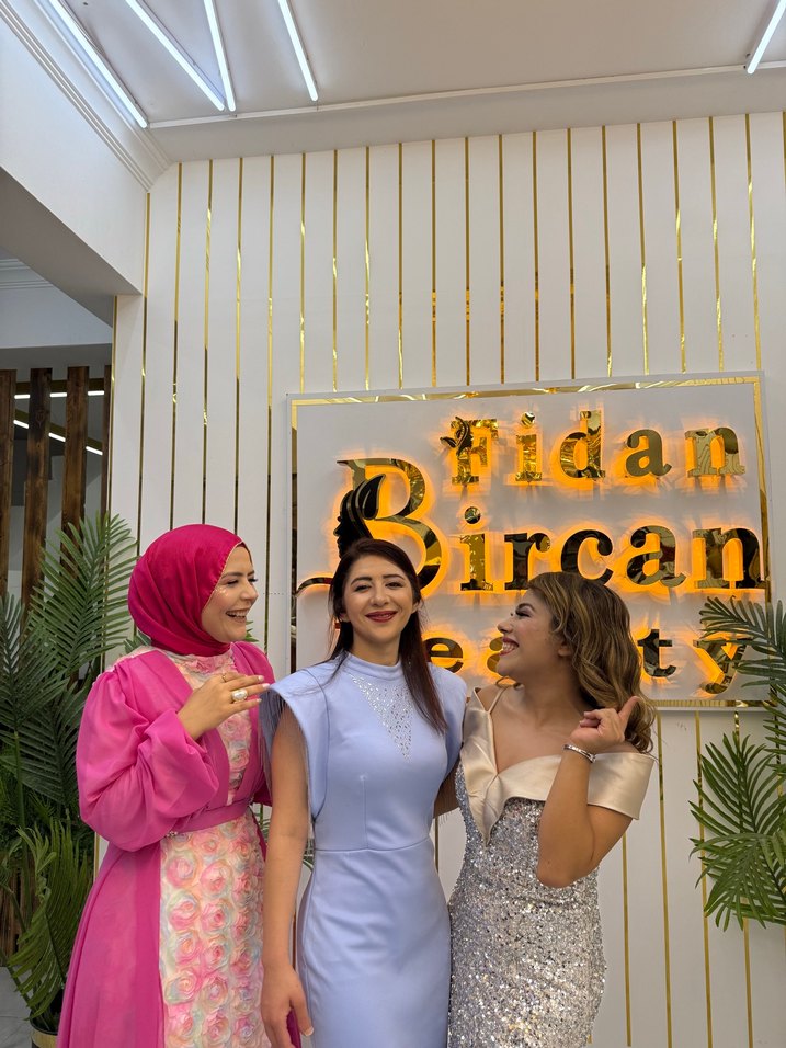 Uzun Pembe Drapeli 3Dgül kumaşlı Belden Bağlamalı Tesettür Abiye - Görsel 2