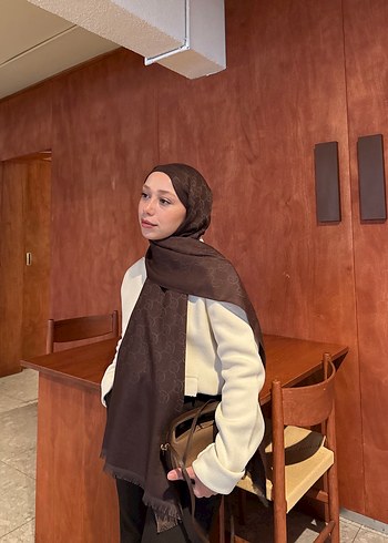 Düğmeli Beyaz Triko Mini Ofis Ceketi - Görsel 3