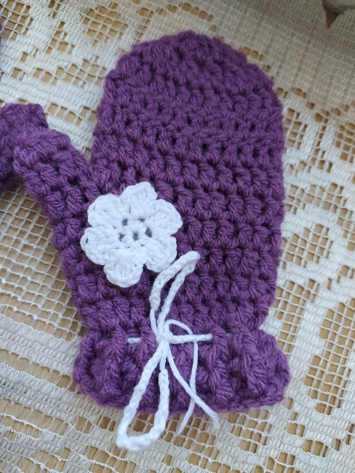 Mor Örgü Kız Çocuk Eldivenleri Çiçek Detaylı - Görsel 3