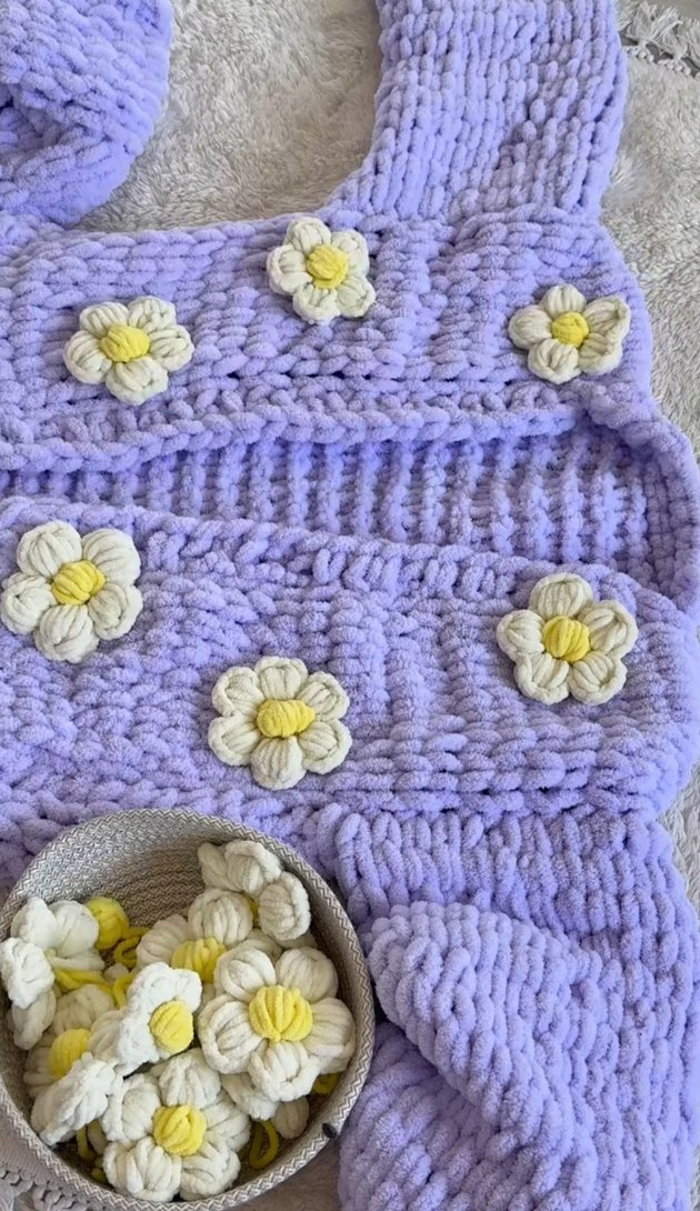 Nakışlı Mor Örgü Kız Çocuk Çiçekli Hırka - Görsel 3