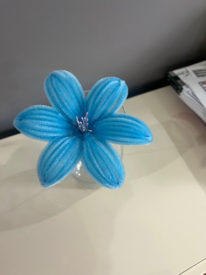 Mavi el yapımı çiçek - Görsel 2