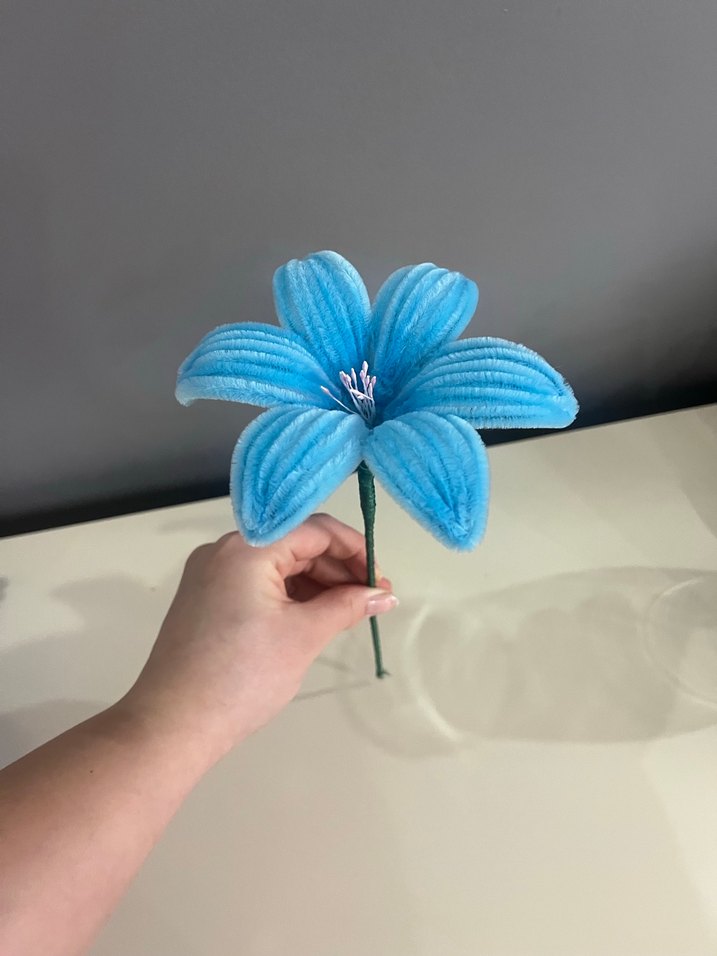 Mavi el yapımı çiçek - Görsel 5