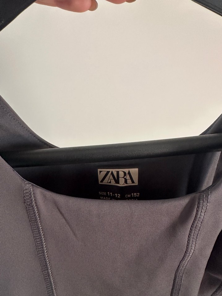 Gri Yüksek Yakalı Spor Crop Top - Görsel 2