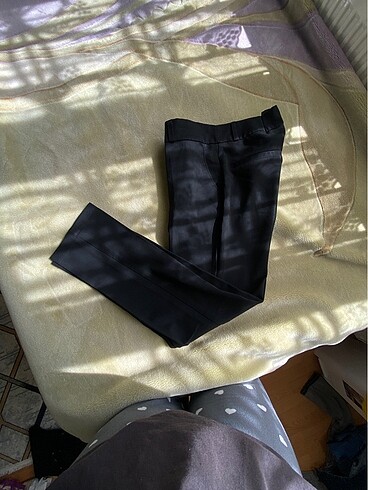 Siyah kumam pantalon