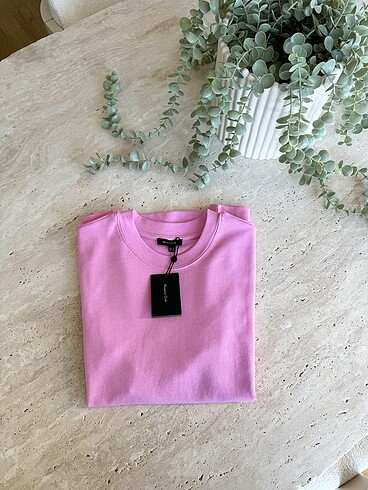 Pembe tişört