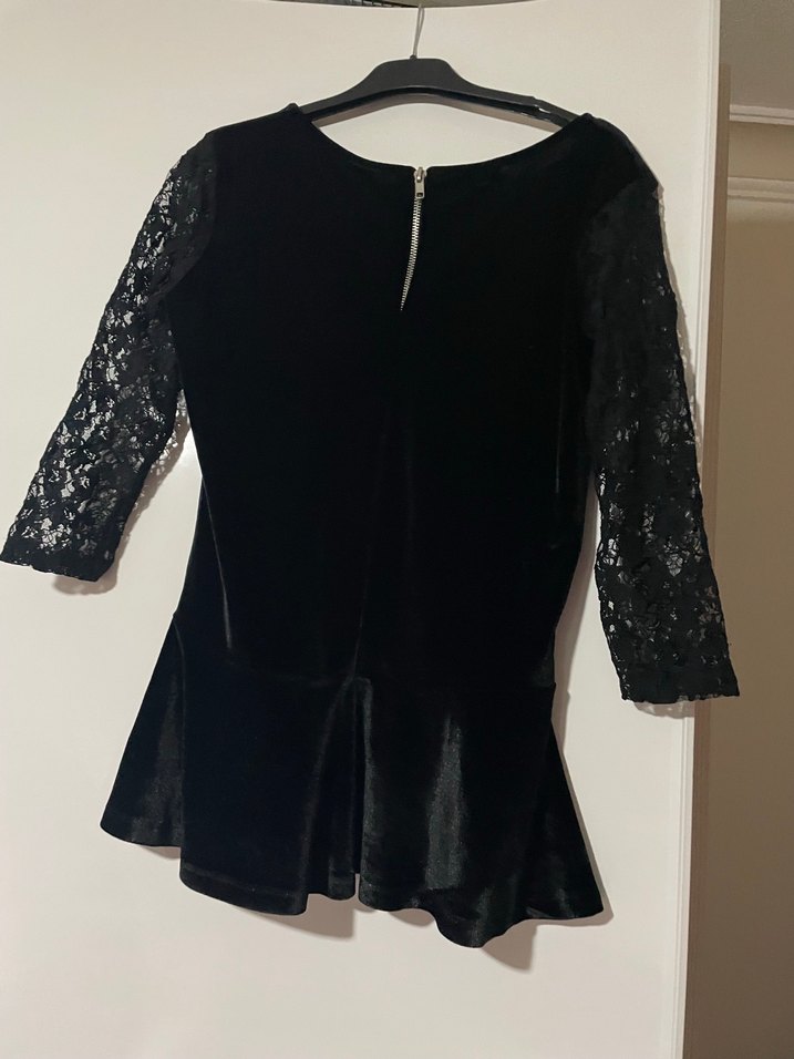 Dantel Kollu Siyah Süet Bluz - Görsel 2