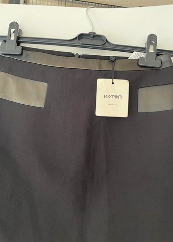 Siyah Mini Etek, Kemer Detaylı, Ofis Stili - Görsel 3