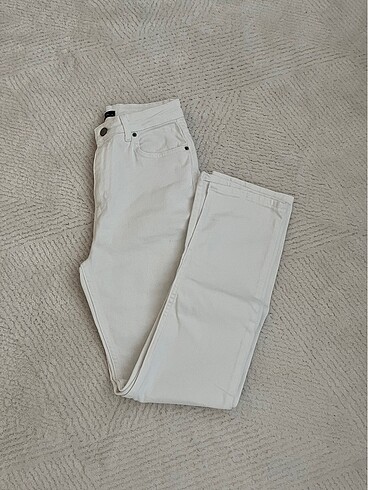 Milla beyaz jeans