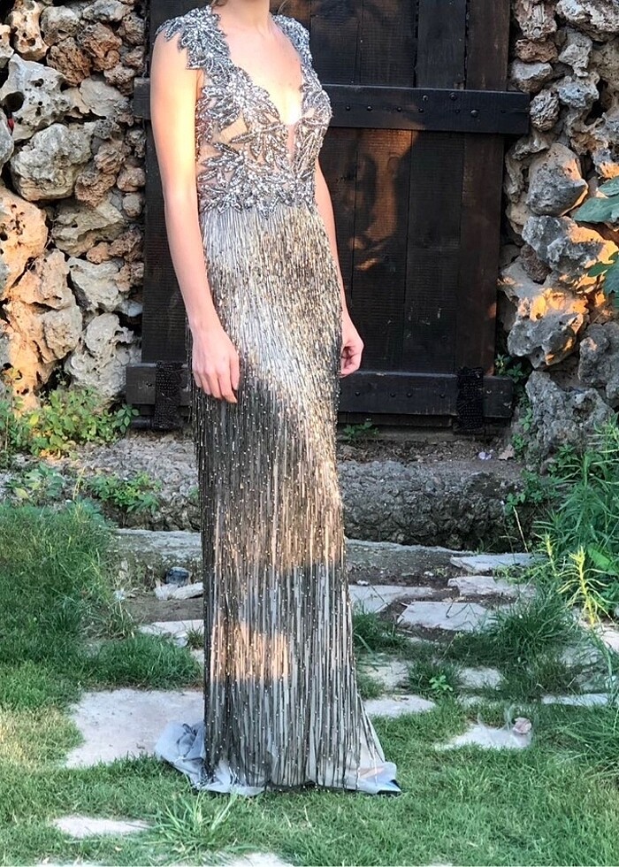 Sırt Dekolteli Boncuklu İthal Elbise - Görsel 5