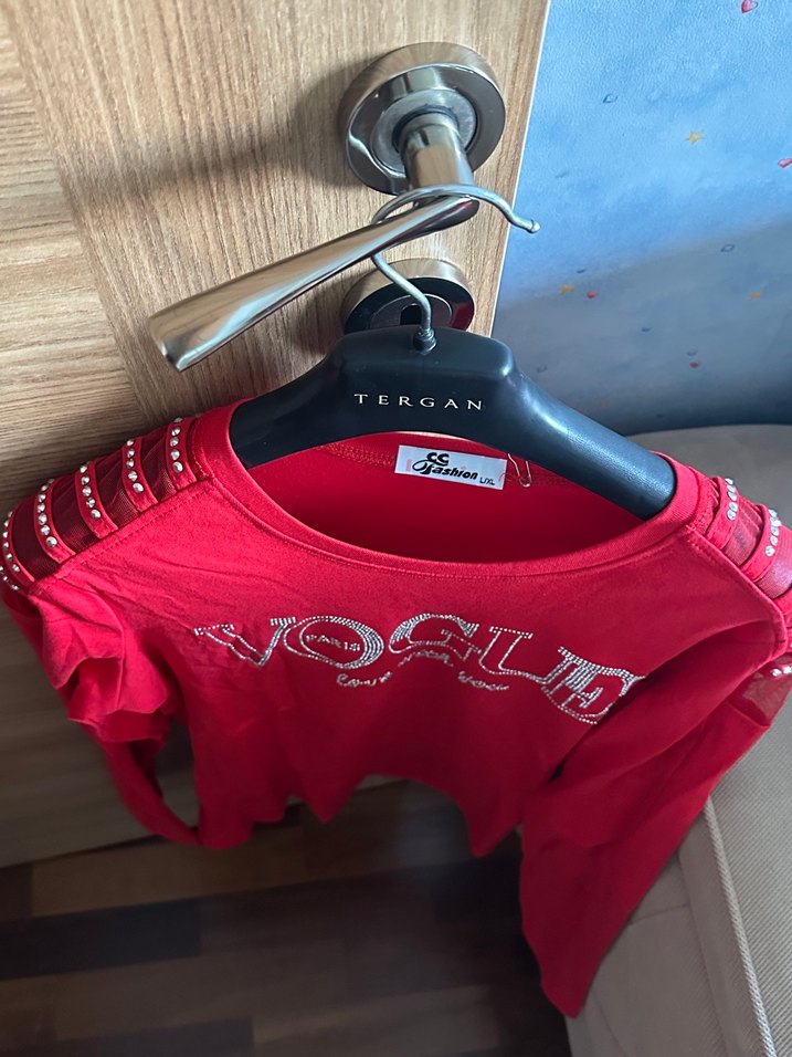 Kırmızı V Yaka Uzun Kollu Baskılı Kadın Tişört - Görsel 2