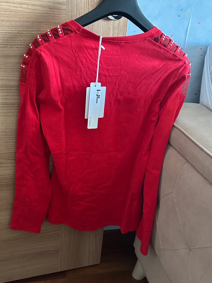 Kırmızı V Yaka Uzun Kollu Baskılı Kadın Tişört - Görsel 4