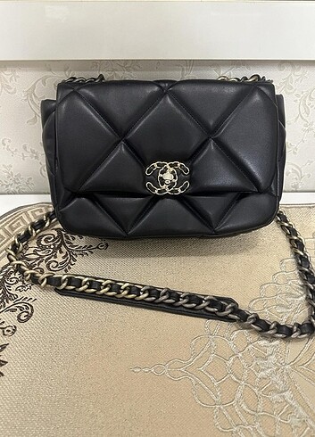 Chanel deri çantası