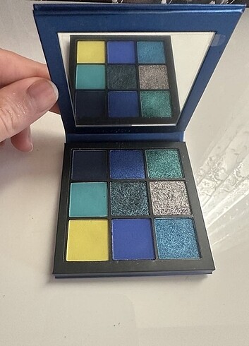  Beden Orijinal Huda Beauty Sapphire Obsessions