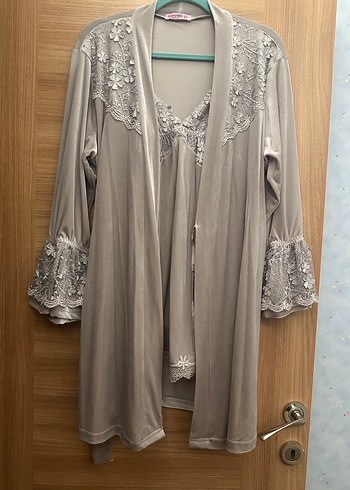 Nakışlı Bej Mini Kadın Pijama Takımı - Görsel 5