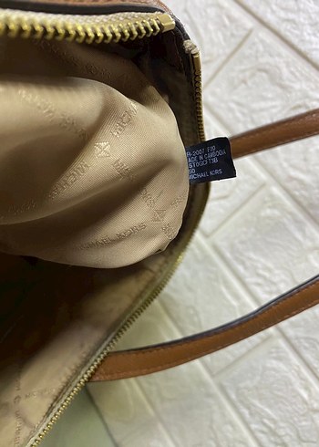 Michael Kors Bej Deri Baskılı Kadın Çanta - Görsel 9