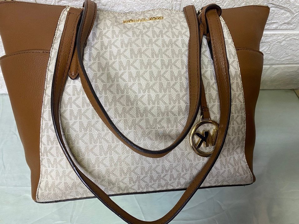 Michael Kors Bej Deri Baskılı Kadın Çanta - Görsel 4