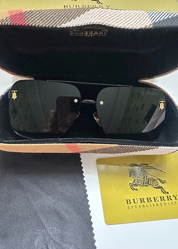 Burberry ürünü