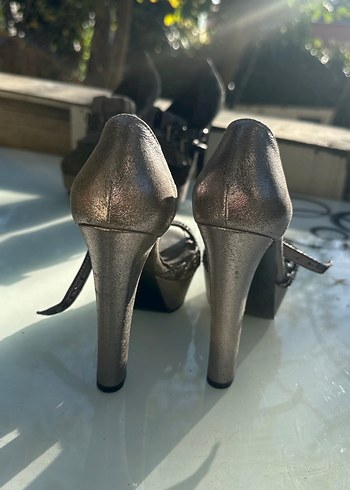 Yılan Desenli Siyah Payetli Topuklu Ayakkabı - Görsel 3