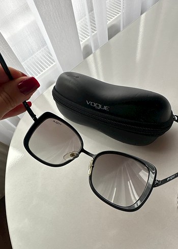 Vogue Siyah Minimalist Kadın Güneş Gözlüğü - Görsel 5