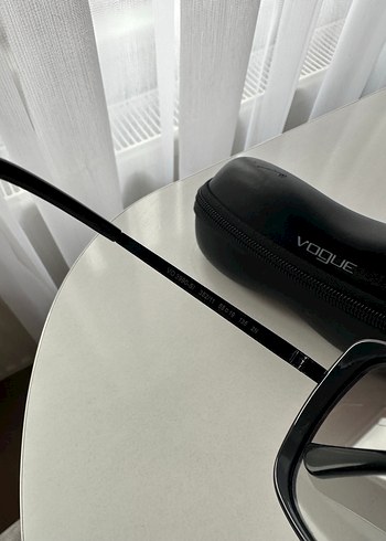 Vogue Siyah Minimalist Kadın Güneş Gözlüğü - Görsel 7