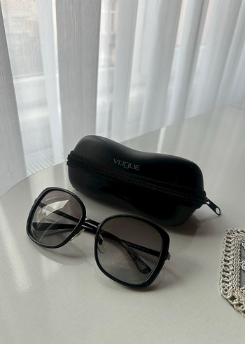Vogue Siyah Minimalist Kadın Güneş Gözlüğü - Görsel 2