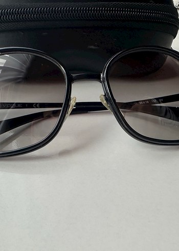 Vogue Siyah Minimalist Kadın Güneş Gözlüğü - Görsel 4