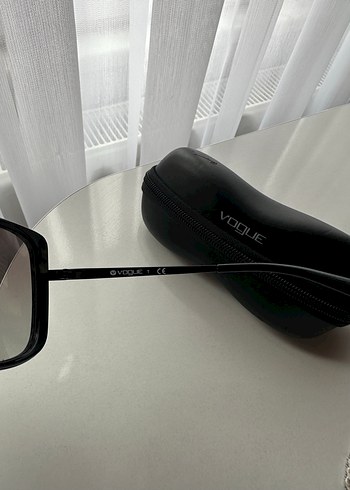 Vogue Siyah Minimalist Kadın Güneş Gözlüğü - Görsel 6