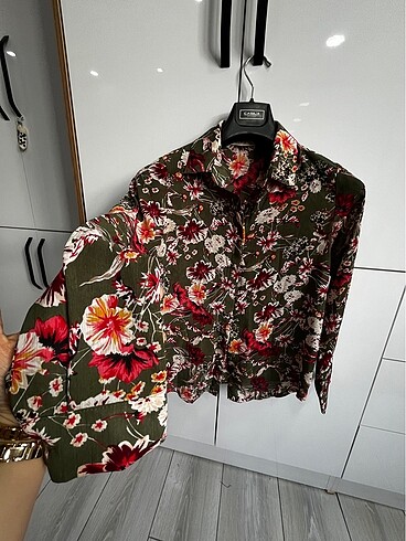 Batik Çiçekli gömlek