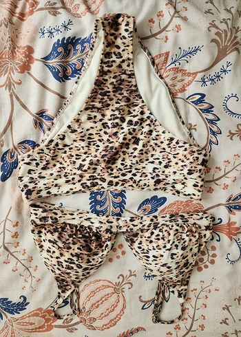 40 Beden Trendyolmilla Leopar Desenli Yüksek Bel Bikini Takımı