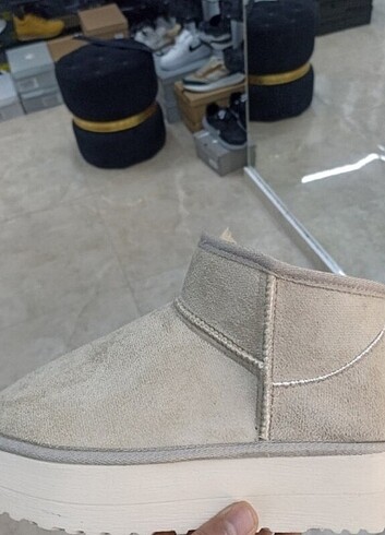 Ugg Ugg krem rengi yüksek taban