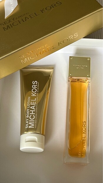 Michael Kors Sexy Amber Parfüm & Losyon