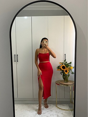 Kırmızı crop etek takım