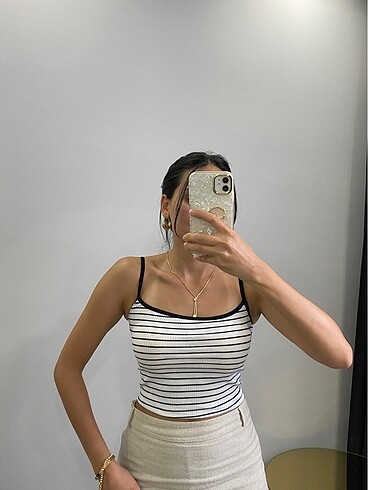 Beyaz çizgili crop