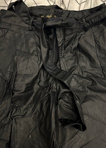 Drapeli Siyah Deri pantolon - Görsel 3