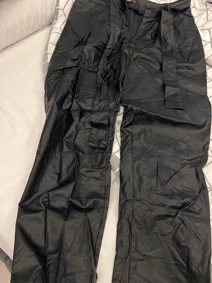 Drapeli Siyah Deri pantolon - Görsel 4