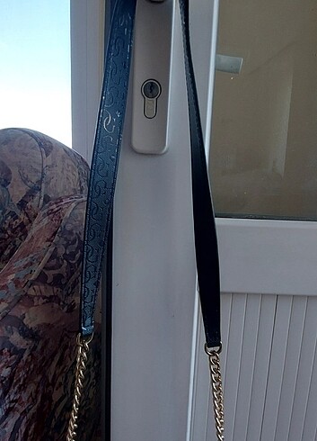 Guess GUESS ASKILI ÇANTA