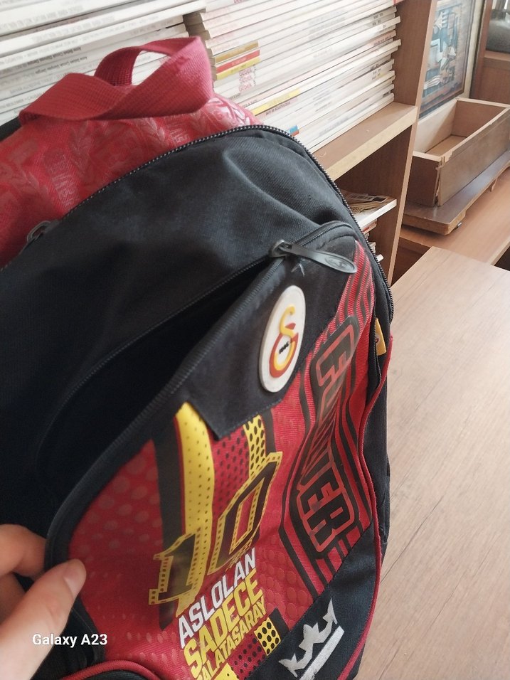Galatasaray Kırmızı Okul Çantası - Görsel 3