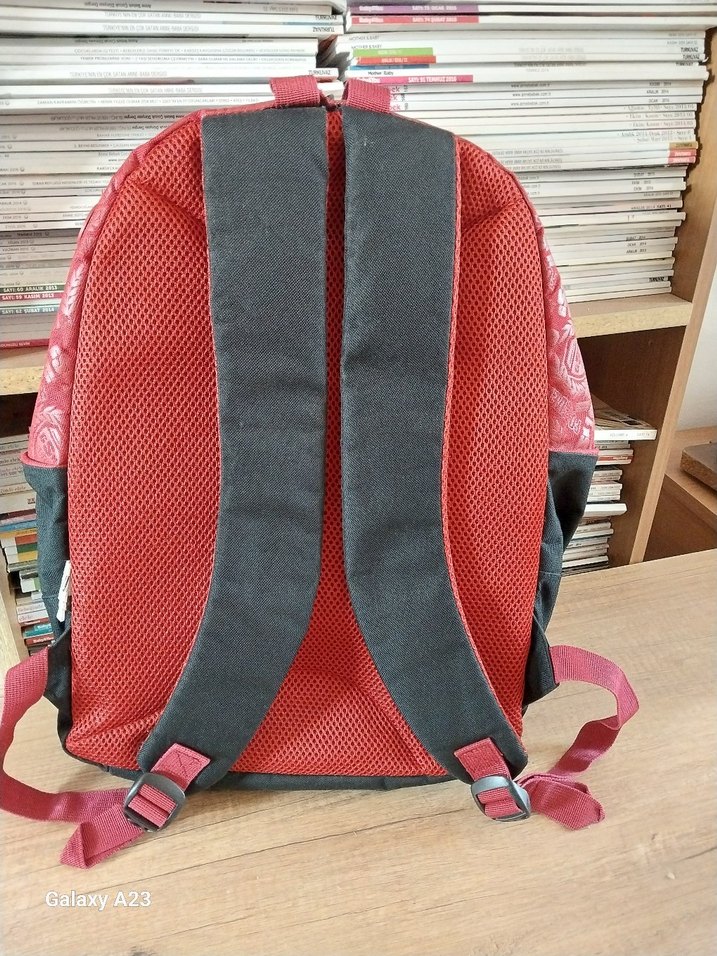 Galatasaray Kırmızı Okul Çantası - Görsel 2