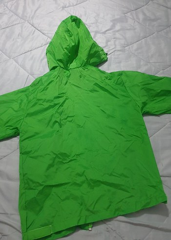 Kapüşonlu Erkek Çocuk Yeşil Yağmurluk - Görsel 4