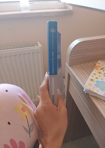 Beden Renk Gerontolojik Sosyal Hizmet Kitabı