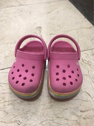 22 Beden pembe Renk Orjinal crocs