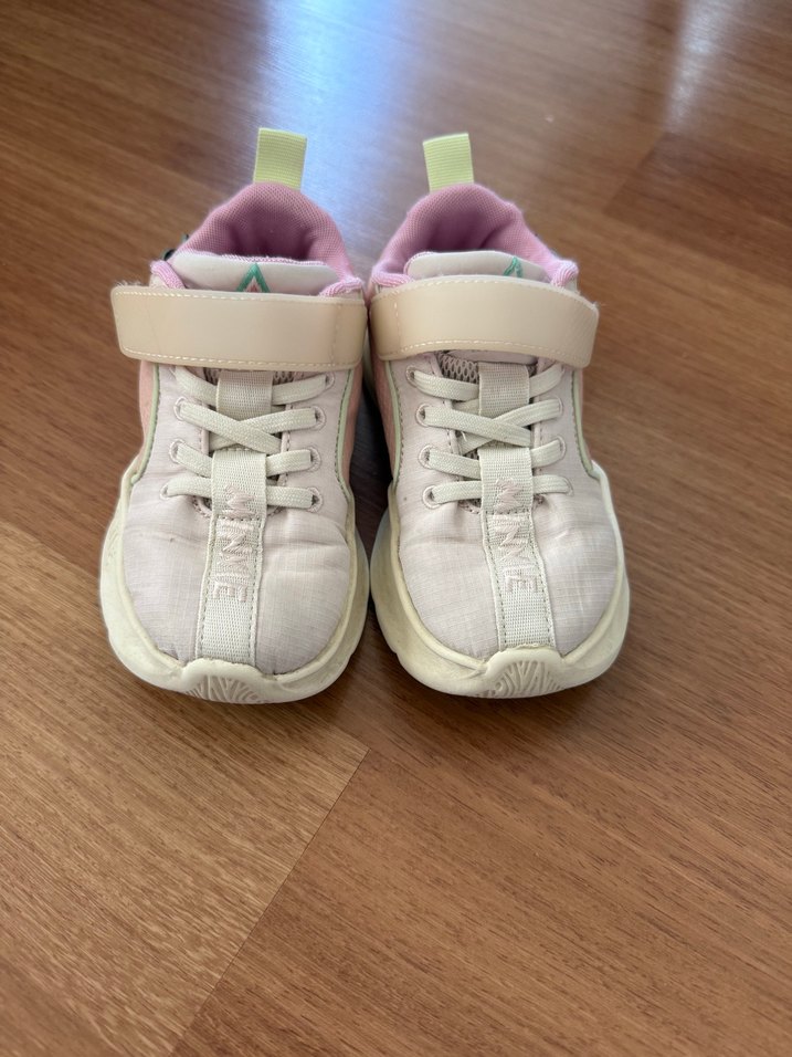 Kız Çocuk Pembe Minnie Mouse Spor Ayakkabı - Görsel 2